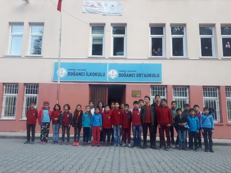 Trabzonlu Çocuklar Tsyd İle Güldü