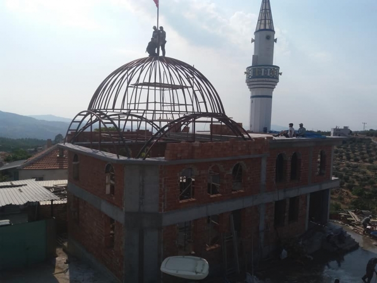 Köylü El Ele Verip 5 Ayda Yeni Cami Yaptı