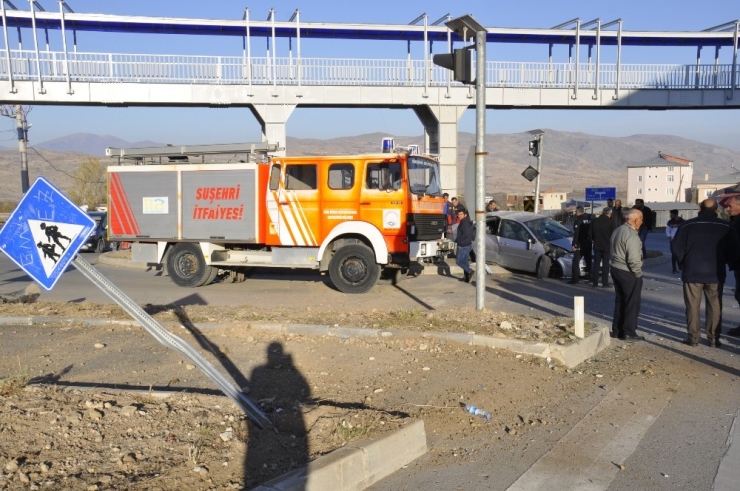 Sivas’ta Trafik Kazası: 3 Yaralı