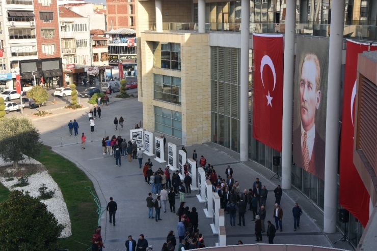 Akhisar Ve Atatürk Sergisi Büyük Beğeni Topladı