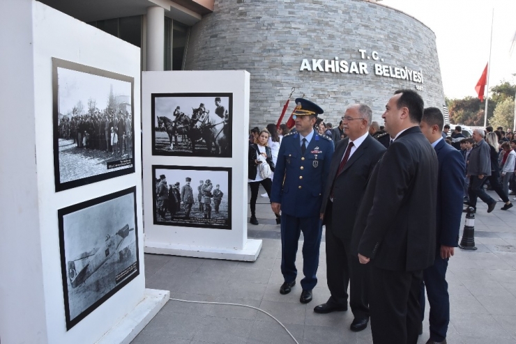 Akhisar Ve Atatürk Sergisi Büyük Beğeni Topladı
