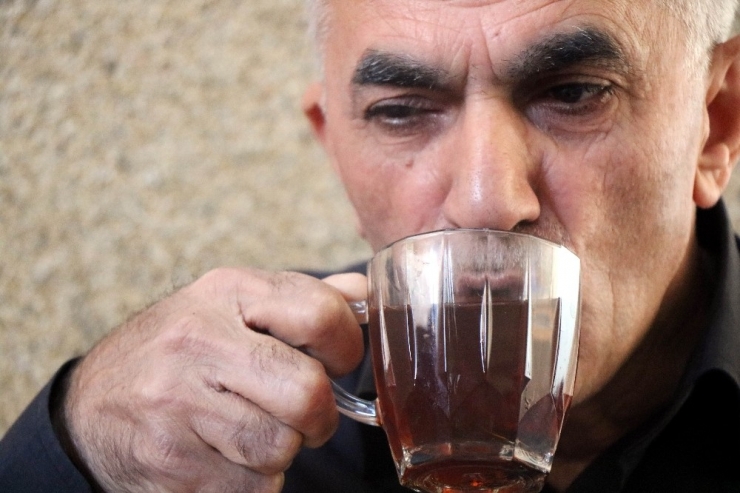 Sıcak Çay İçmek Yemek Borusu Kanserine Yol Açıyor