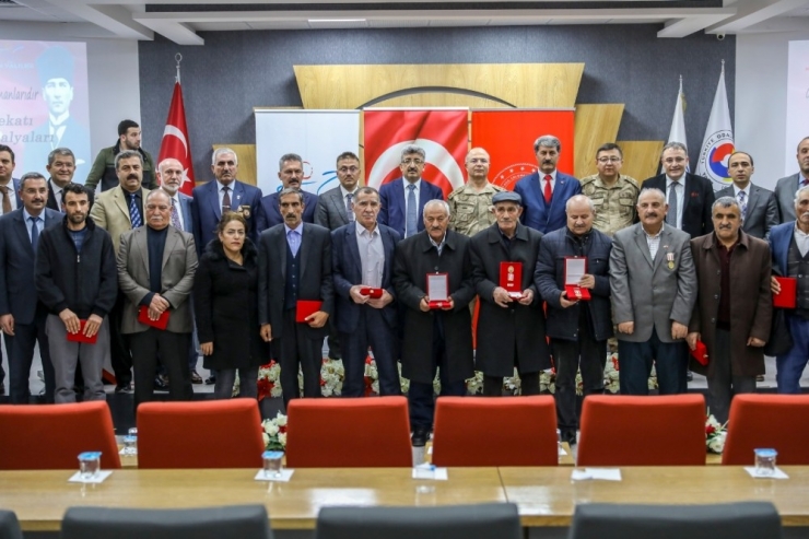 Kıbrıs Gazilerine Madalya Tevcih Töreni Düzenlendi