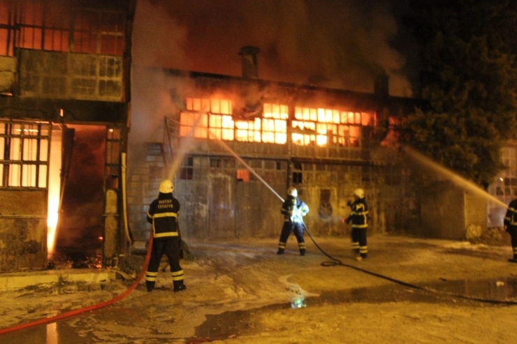 Hatay’da Sanayi Sitesinde Yangın Çıktı