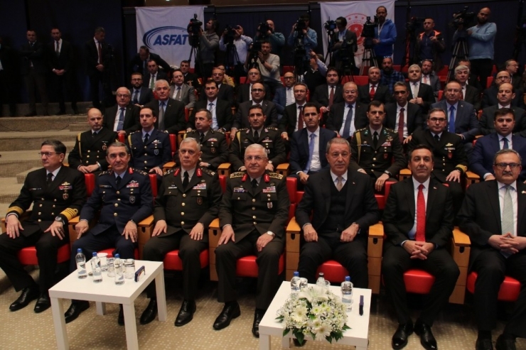 Milli Savunma Bakanı Akar: "Türkiye Terörle Mücadelede Yalnız Bırakıldı"