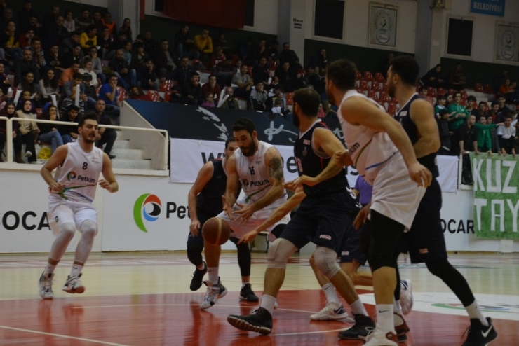 Türkiye Basketbol Ligi: Petkim Spor: 92 - 1881 Düzce Belediye: 68