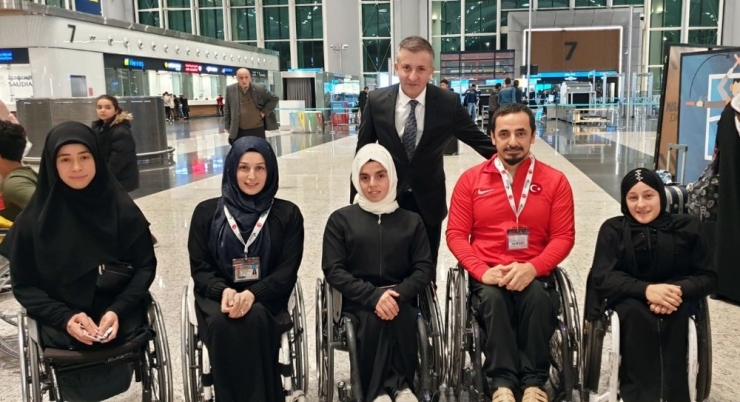 Türkiye Paralimpik Atletizm Milli Takımı Umre’ye Gitti