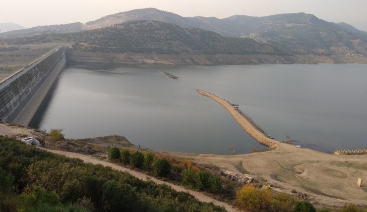 Beydağ Barajı’nın Su Seviyesi Üreticiyi Düşündürüyor