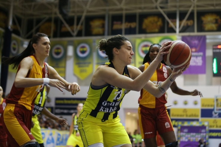 Kadınlar Basketbol Süper Ligi: Fenerbahçe: 69 - Galatasaray: 66