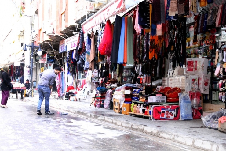 Suriyeli Mülteci Macit Mardin’de Esnafa Gönüllü Çıraklık Yapıyor