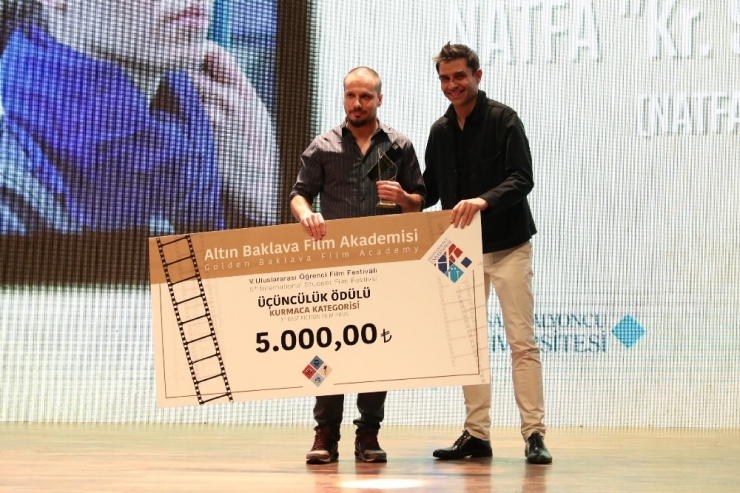 Altın Baklava Film Festivalinde Ödüller Sahiplerini Buldu