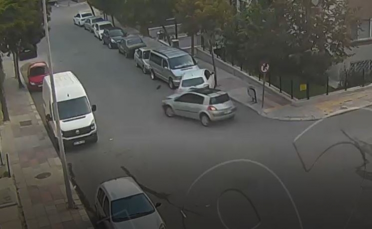 Önüne Ne Çıktıysa Çarptı