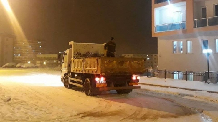 Bayburt Belediyesi’nden Karla Mücadele Çalışması