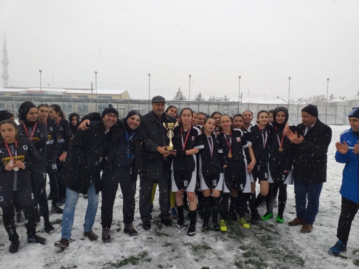 Okullar Arası Genç Futbol İl Birinciliği Müsabakaları Sona Erdi