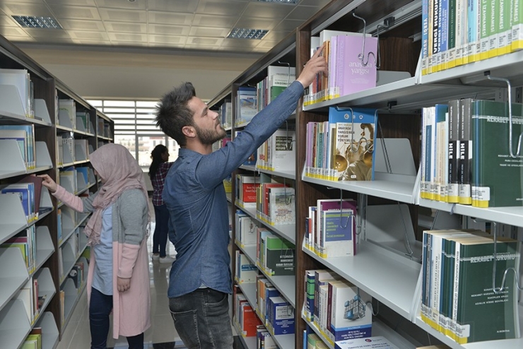 Kmü Kütüphanesinden 2019 Yılında 25 Bin 887 Kitap Ödünç Alındı