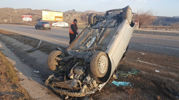 Takla Atan Otomobil Ters Devrildi: 1’i Çocuk, 3 Kişi Yaralandı