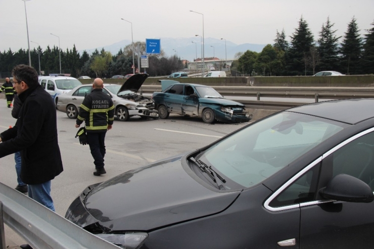 Kocaeli’de Zincirleme Trafik Kazasıı: 3 Yaralı