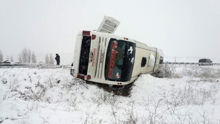 Kütahya’da Otobüs Kazası: 19 Yaralı