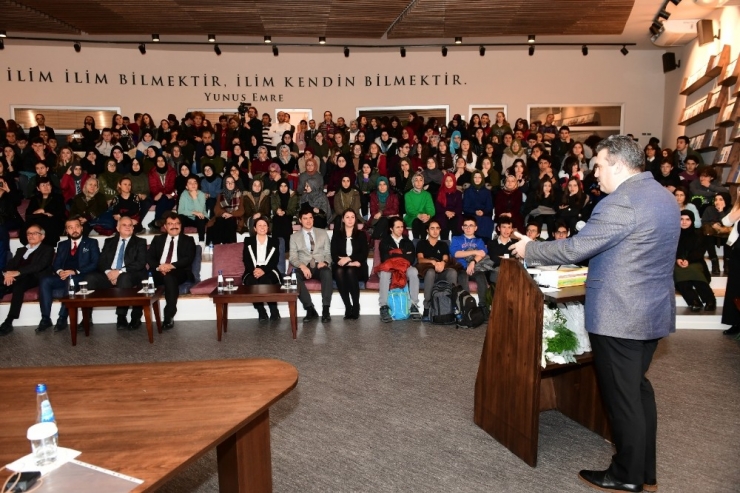 Tübitak Başkanı Prof. Dr. Mandal, Anadolu Üniversitesi Öğrencileriyle Buluştu