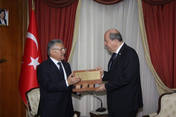 Kktc Başbakanı Tatar, Kayseri Belediye Başkanı Büyükkılıç’ı Kabul Etti