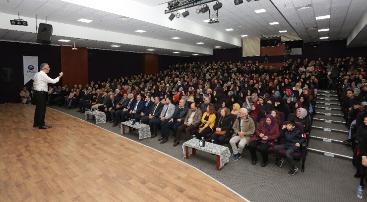 Canik’te “Hikayelerle Anadolu İrfan” Konferansı Düzenlendi