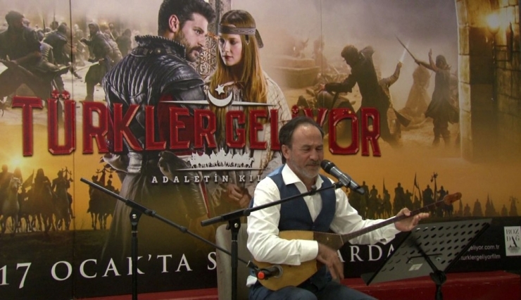 "Türkler Geliyor: Adaletin Kılıcı" Filmi Oyuncuları Sultanbeyli’de Gösterime Katıldı