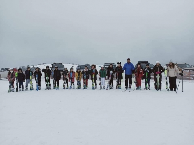 Türkiye’nin 53. Kayak Merkezinde Kayak Eğitimi Başladı