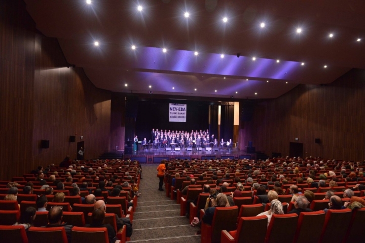 Nev-eda Türk Sanat Müziği Korosu Performansı İle Alkış Aldı