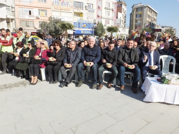 Burhaniye’de Zeytin Ve Zeytinyağı Hasat Festivali Başladı