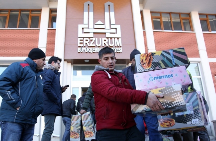Erzurum Büyükşehir Belediyesi, Elazığ Ve Malatya’daki Depremzedeler İçin Adeta Seferberlik İlan Etti