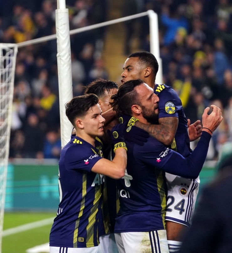 Fenerbahçe’den Bu Sezon İlk Kez 4’te 4