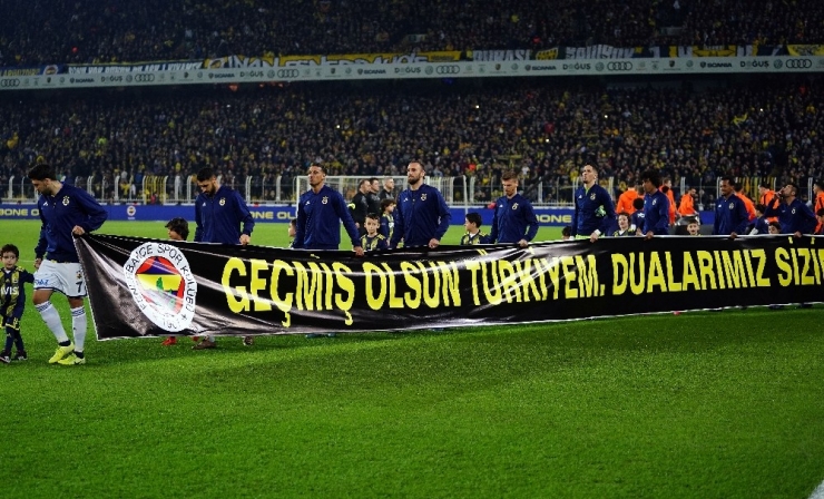 Süper Lig: Fenerbahçe: 0 - Medipol Başakşehir: 0 (Maç Devam Ediyor)