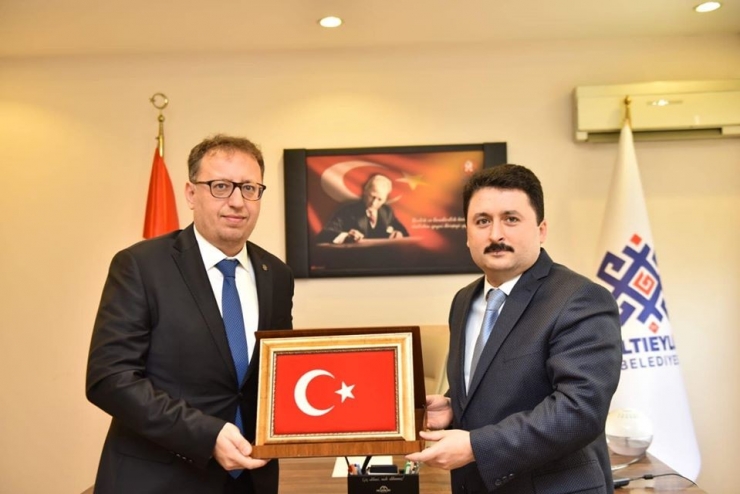 Op. Dr. Feyyaz Çitfçi Altıeylül Belediyesi Başkan Yardımcısı Oldu