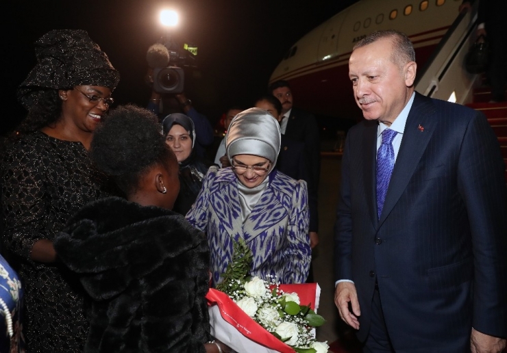 Erdoğan Senegal’de Resmi Törenle Karşılandı