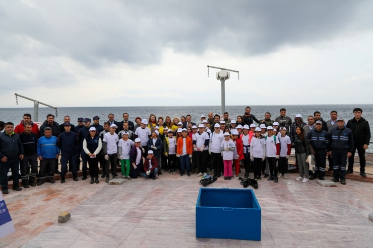 Bodrum’da Deniz Dibi Temizliğine İlk Kez Sahil Güvenlik Ekibi De Katıldı
