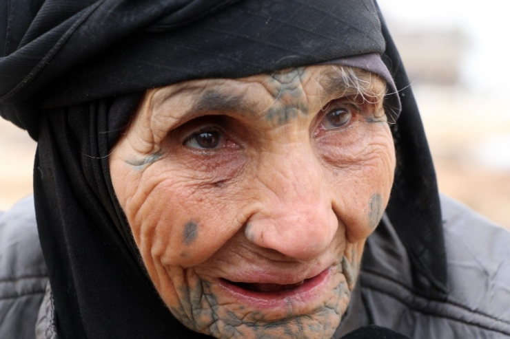 80 Yaşındaki Suriyeli Kadının Çaresizliği