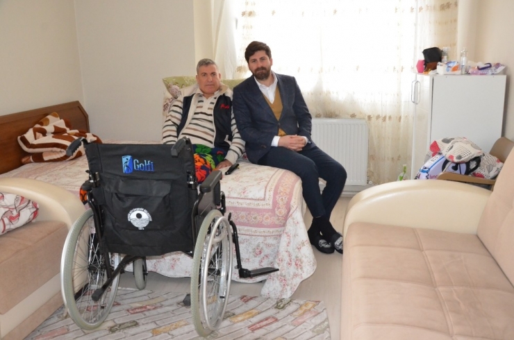 Büyükşehir Belediyesi, Engelli Vatandaşın Tekerli Sandalye İhtiyacını Karşıladı
