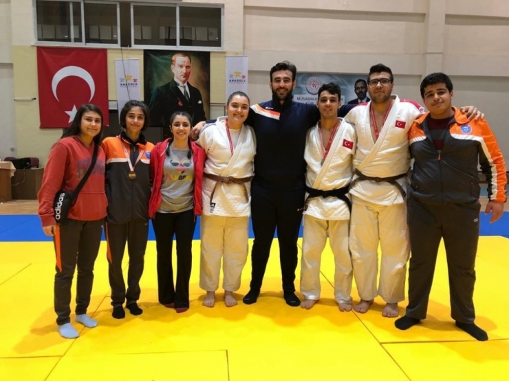 Salihlili Judocular Demir Ve Dirgen Türkiye Şampiyonu
