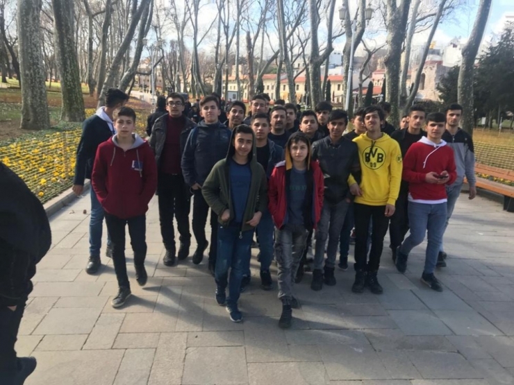 Hakkarili Öğrenciler İstanbul Gezisinden Döndü