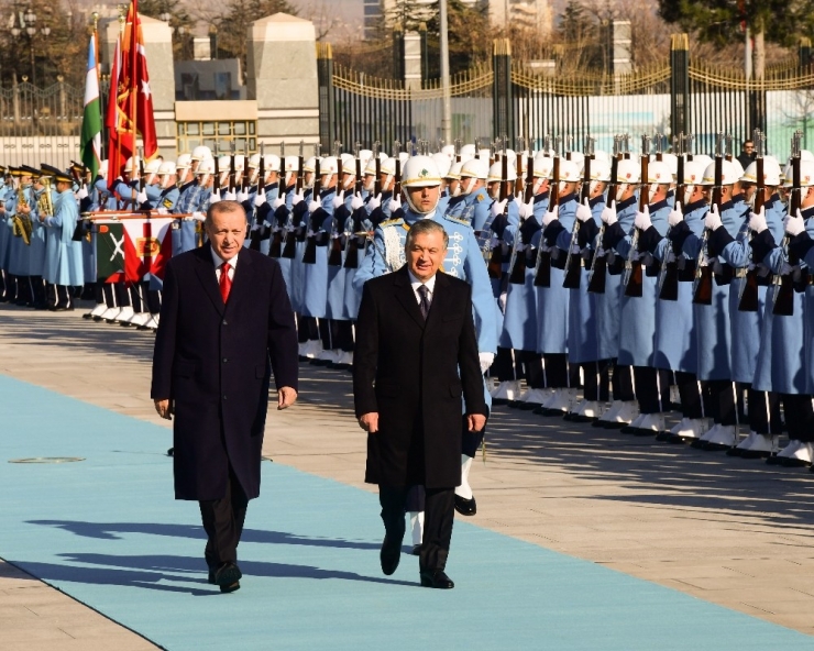 Cumhurbaşkanı Erdoğan, Özbek Cumhurbaşkanı Mirziyoyev’i Resmi Törenle Karşıladı