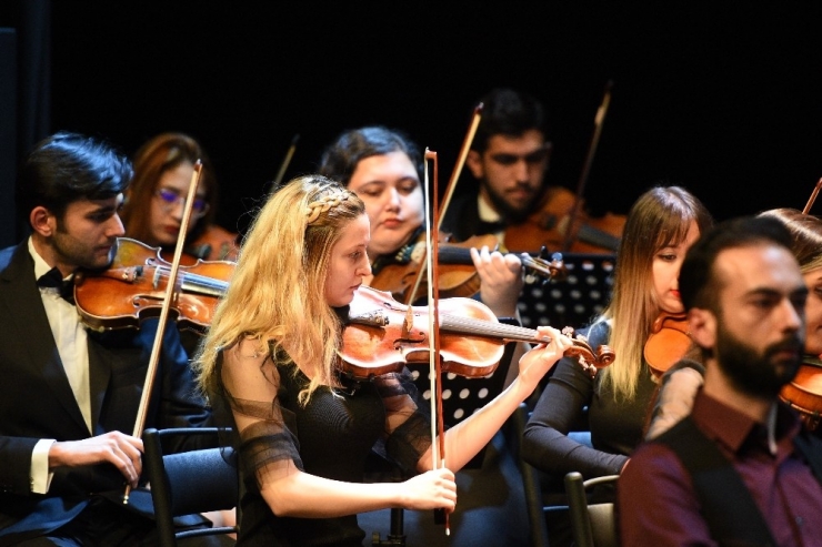 Türkan Şoray’da Gençlik Senfoni Orkestrası