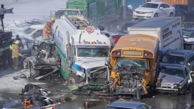 Kanada’da 200 Araç Zincirleme Kazaya Karıştı: 2 Ölü, 70 Yaralı