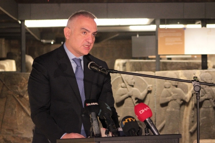 Bakan Ersoy: “Müze Kart Fiyatını Aşağı Çekiyoruz”