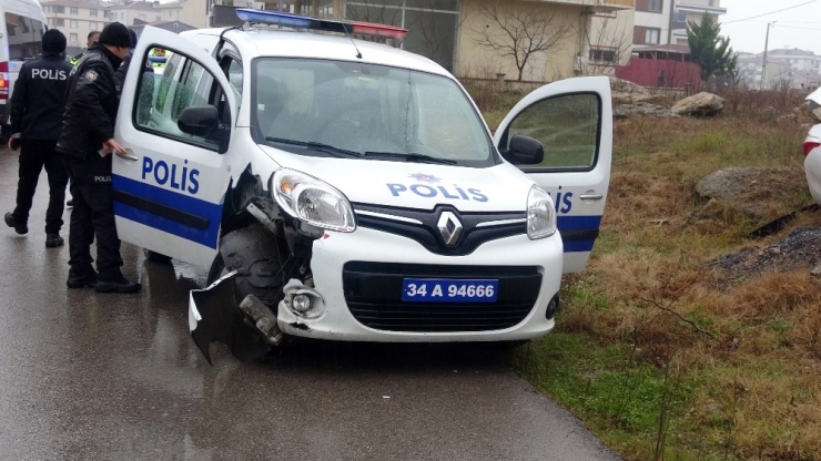 Sancaktepe’de Hırsız Polis Kovalamacası Kazayla Sonlandı