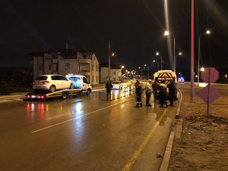 Aksaray’da 2 Kişinin Yaralandığı Kazada Taraflar Yol Ortasında Kavga Etti