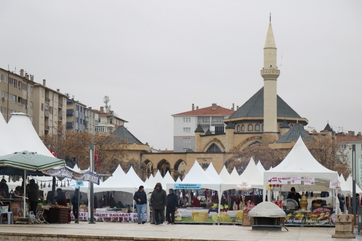 Kırşehir’de, Yöresel Ürünler Fuarı İle Şehrin Takımına 300 Bin Lira Bağış