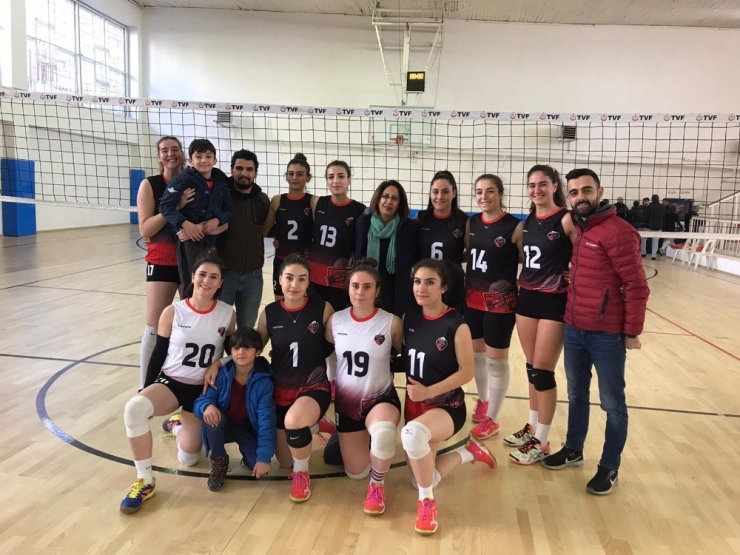 Van Büyükşehir Belediyesi Kadın Voleybol Takımı 1. Lig Yolunda