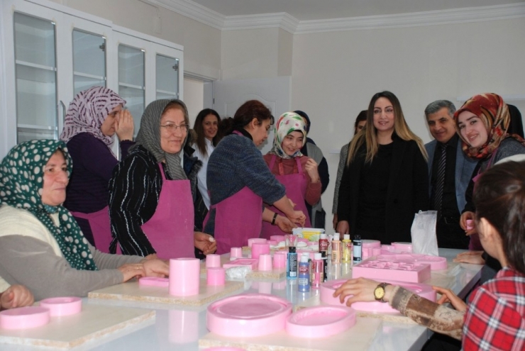 Suriyeli Kadınlar Meslek Sahibi Oluyor
