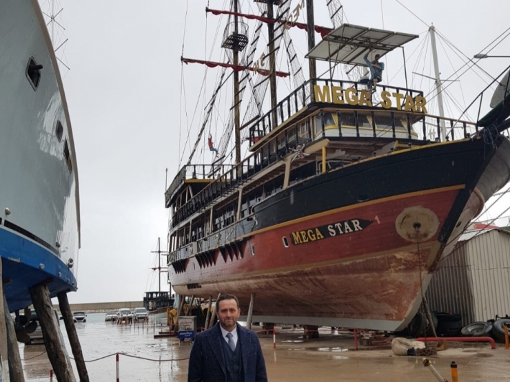 Akçakoca Belediyesinin 25 Metrelik Teknesi Geliyor