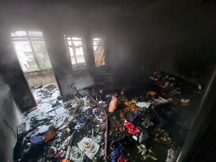 Karasu’da Apartmanda Çıkan Yangın İtfaiye Ekiplerince Söndürüldü